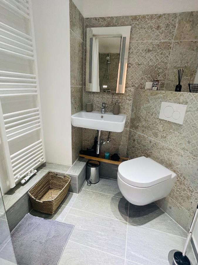 Modern * Zentral * Netflix * Arbeitsplatz Apartment วุปปาทัล ภายนอก รูปภาพ